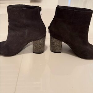 Elegant Black Suede Ankle Boots with Glitter Heel